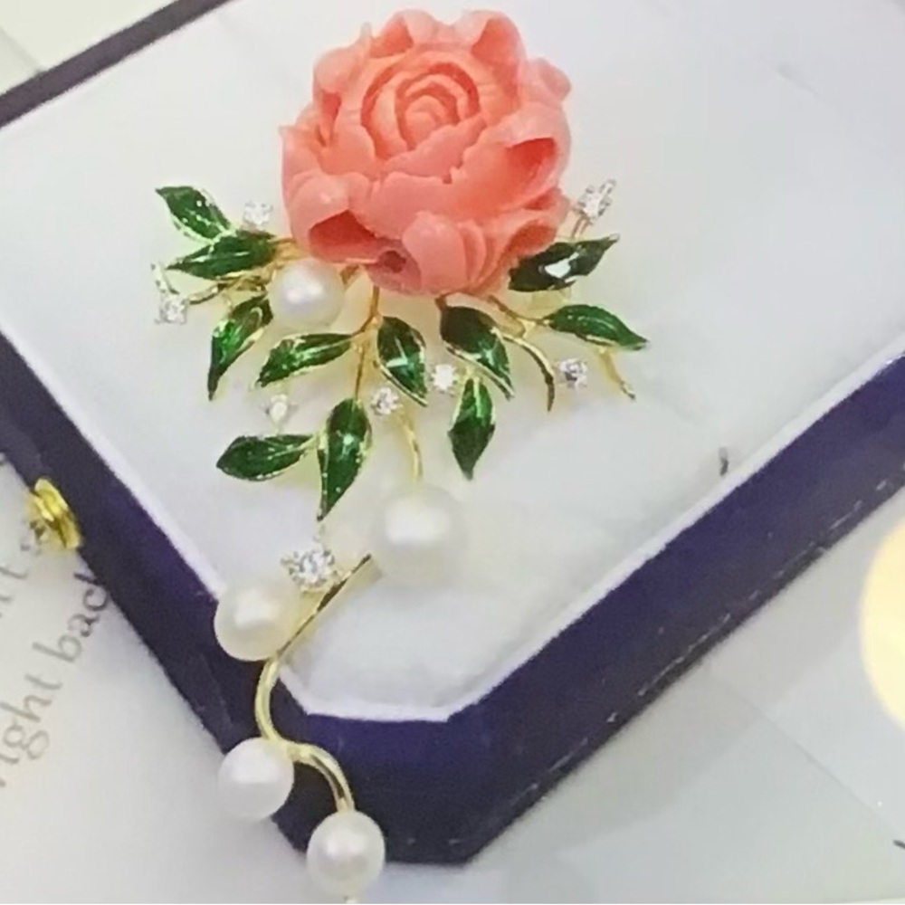 🌹New Arrival🌹Peach Peony Pearl Drop Brooch with Green Enamel Leaves